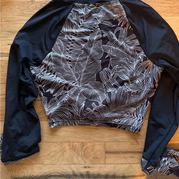 Prana Black and White Leaf Print Swim Coverup Rashguard - Picture 6 of 6